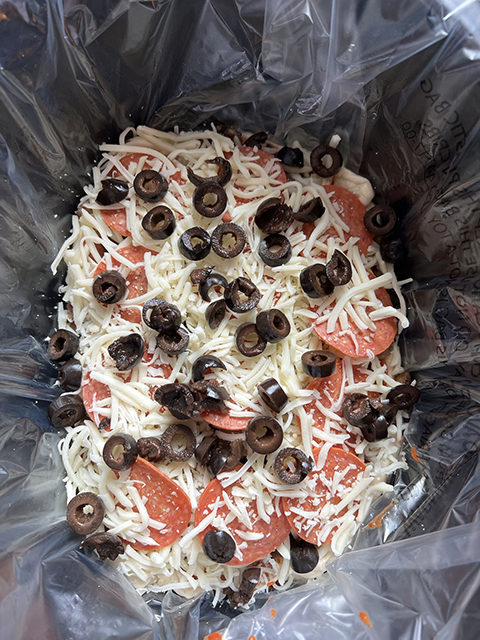 prepping a crockpot pizza recipe