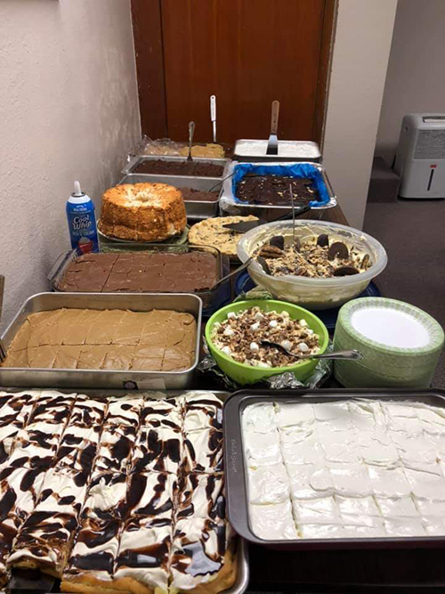 Yummy potluck desserts!