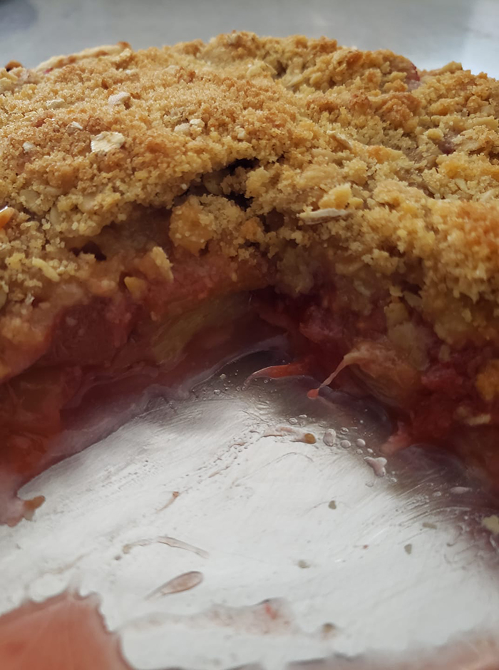 Rhubarb crunch pie