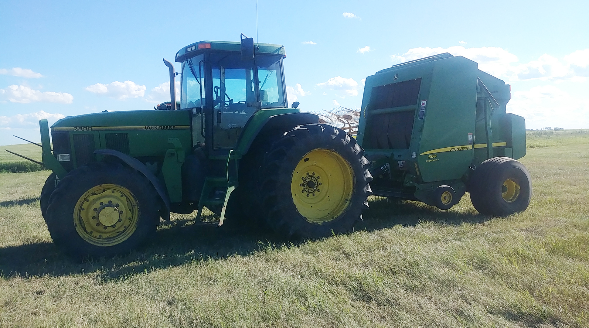 How does a baler work?